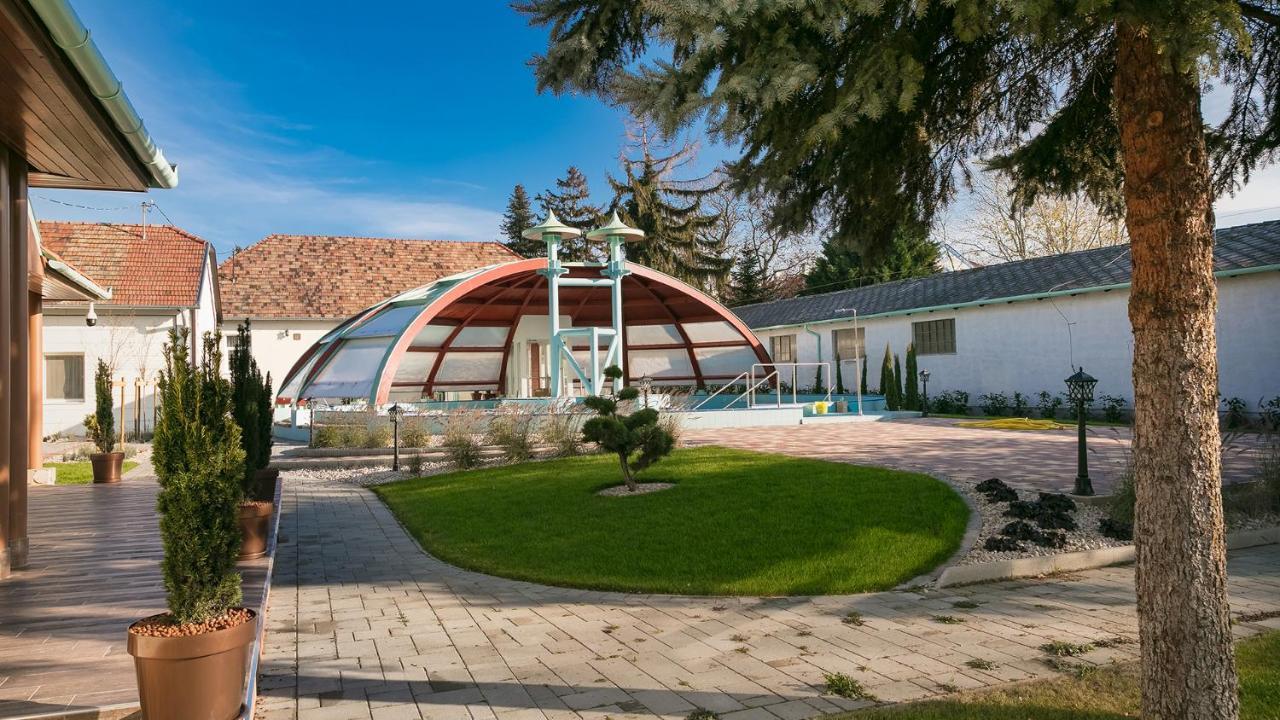 Aquasol Resort Mosonmagyaróvár Extérieur photo
